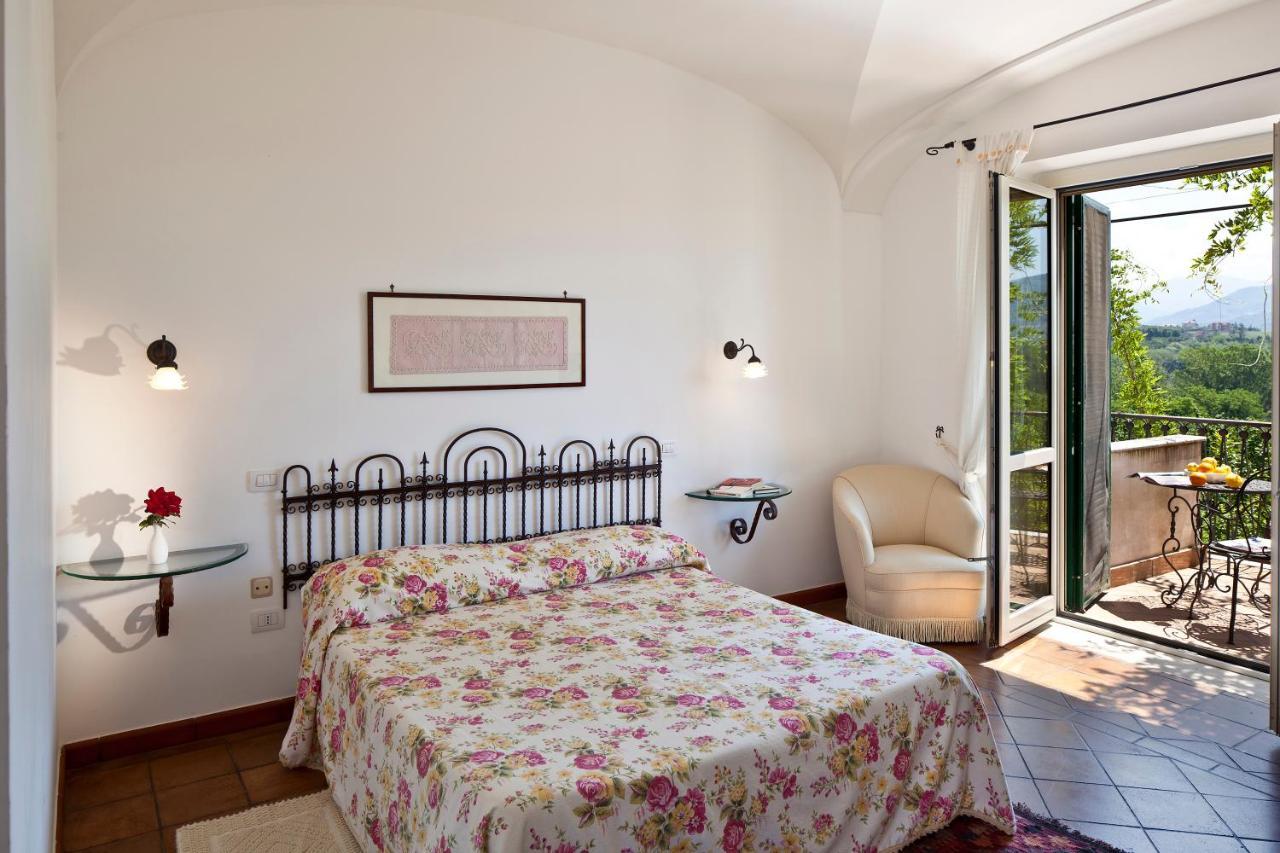 Hotel Villa Rizzo Resort And Spa San Cipriano Picentino Habitación foto